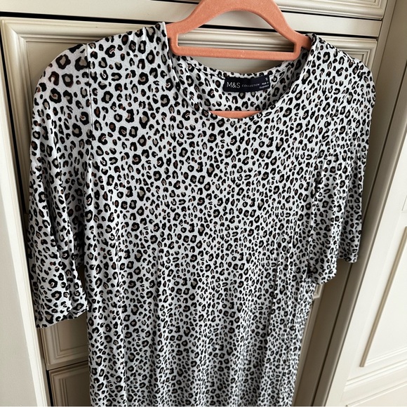 MARKS & SPENCER ANIMAL PRINT JERSEY SWING DRESS SIZE UK 10 (SIZE US 4) - Picture 5 of 9